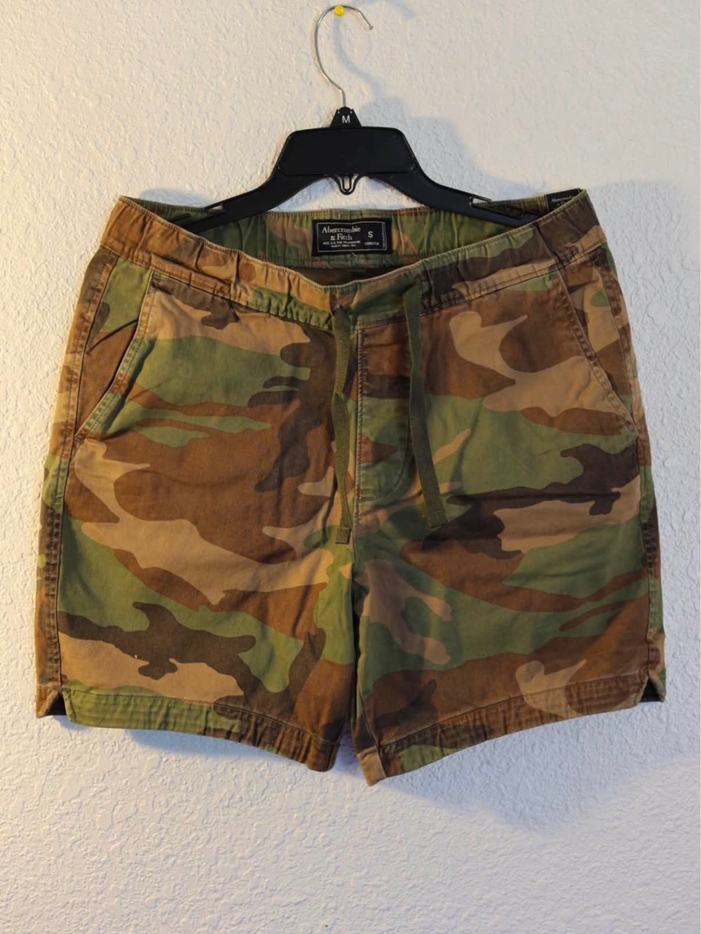 Abercrombie & Fitch Men's Camo Cargo Shorts - Green/Brown
